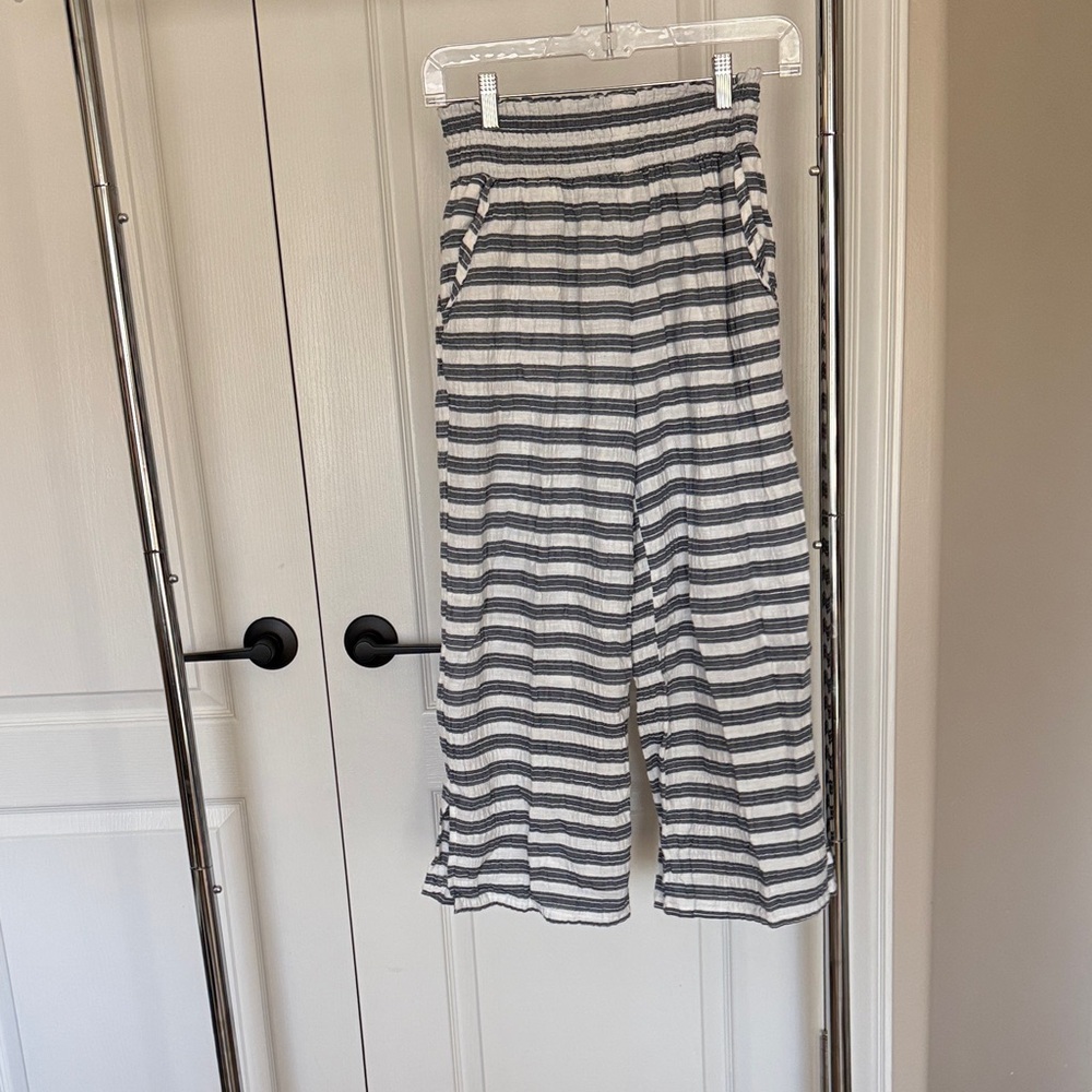 aerie Striped Wide-Leg Pull-On Pants in White and Navy
